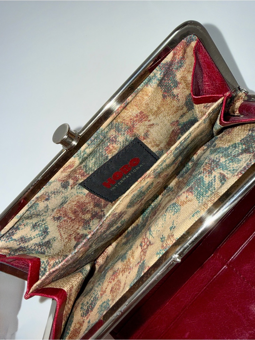 HOBO International Red Leather Frame Clutch Wallet | Vintage Style Kiss Lock - Picture 4 of 7